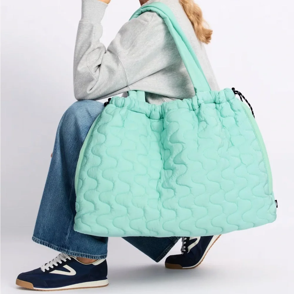 Free People cloud 9 Tote NWT - Picture 1 of 8
